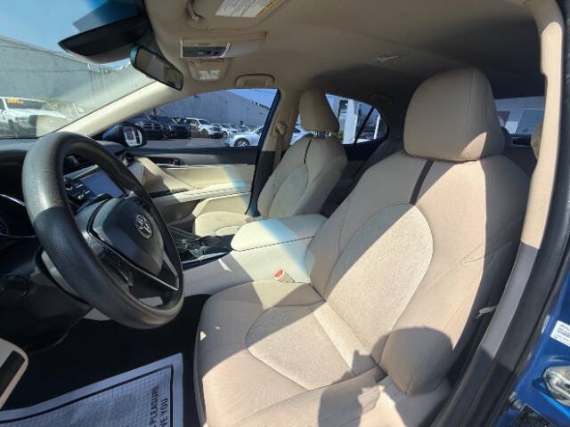 Used 2020 Toyota Camry LE w/ Carpet Mat Package FWD image 15