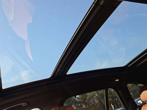 Used 2025 BMW X5 xDrive40i w/ Executive Package image 17