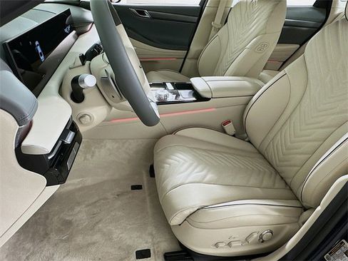 New 2025 Genesis G80 2.5T Sport Prestige image 9
