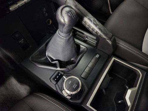 Used 2025 Toyota Tacoma TRD Sport AWD/4WD image 22