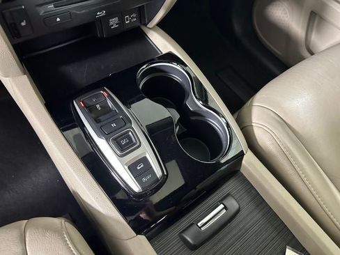 Used 2019 Honda Pilot Touring image 19