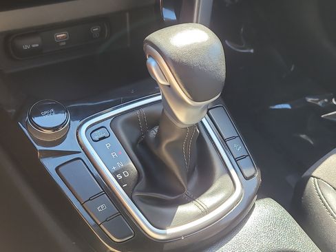 Used 2025 Kia Seltos S FWD image 27
