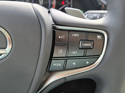 Certified 2025 Lexus ES 350 w/ Premium Package image 21