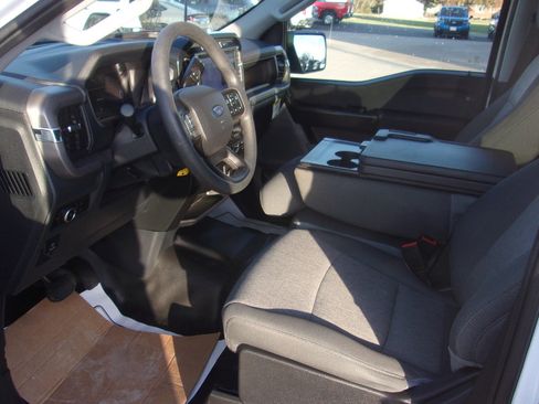 Used 2024 Ford F150 XL w/ Equipment Group 103A High image 3