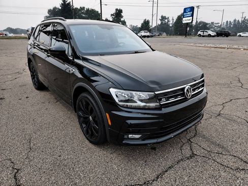 Used 2021 Volkswagen Tiguan SE R-Line w/ 2-Row Tiguan MDO Package AWD/4WD image 2