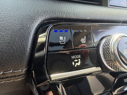 Used 2023 Honda Pilot Elite image 43
