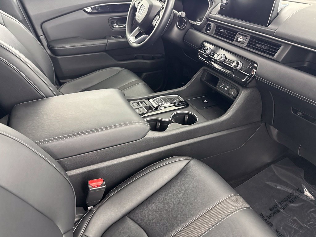 Certified 2025 Honda Pilot Touring image 32