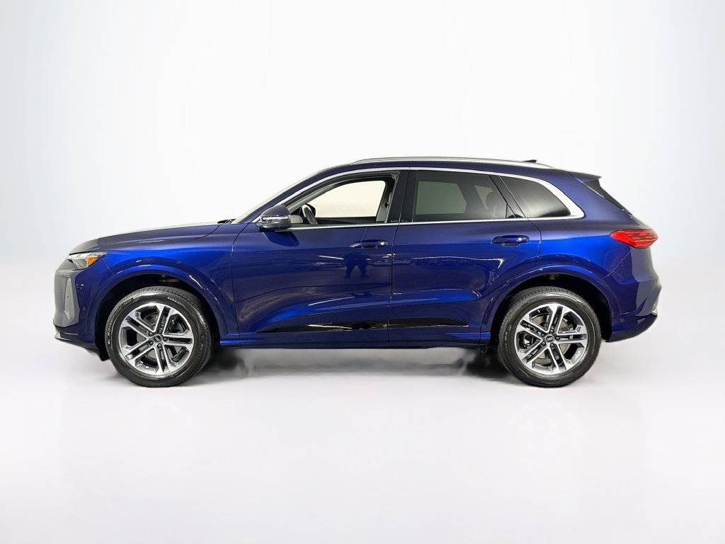 Used 2025 Audi Q5 Premium AWD/4WD image 2