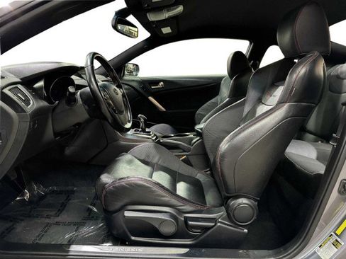 Used 2015 Hyundai Genesis 3.8 image 21