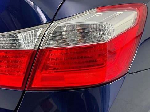 Used 2013 Honda Accord LX image 32