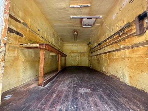 Used 2015 Ford E-350 and Econoline 350 Super Duty image 21