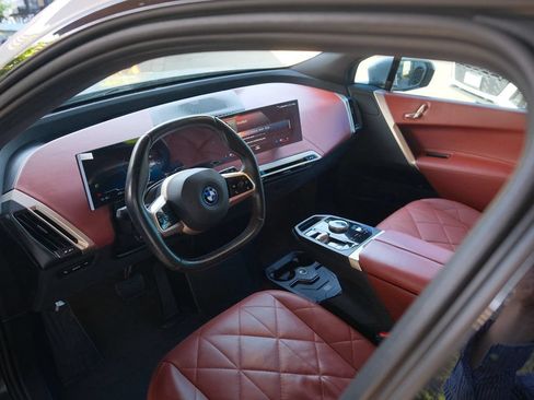 Used 2023 BMW iX xDrive50 w/ Sport Package AWD/4WD image 41