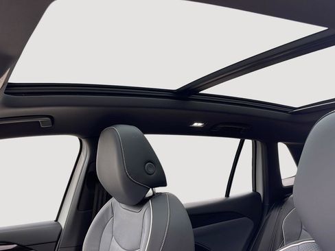 New 2026 Volkswagen Tiguan SEL R-Line AWD/4WD image 31