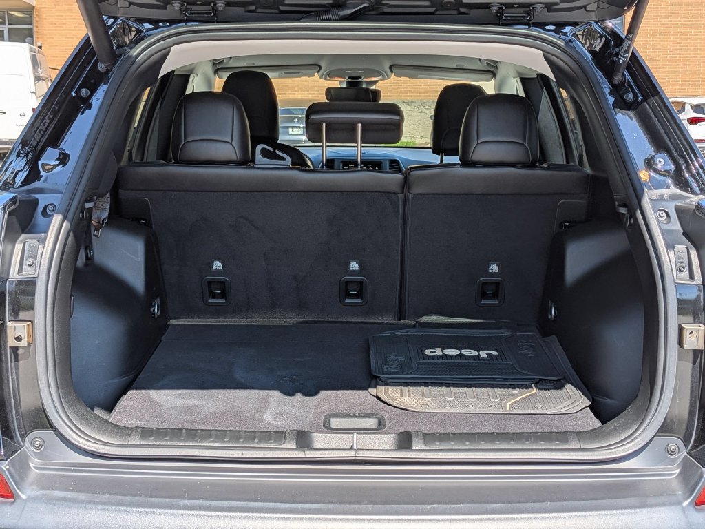 Certified 2023 Jeep Cherokee Altitude Lux AWD/4WD image 6