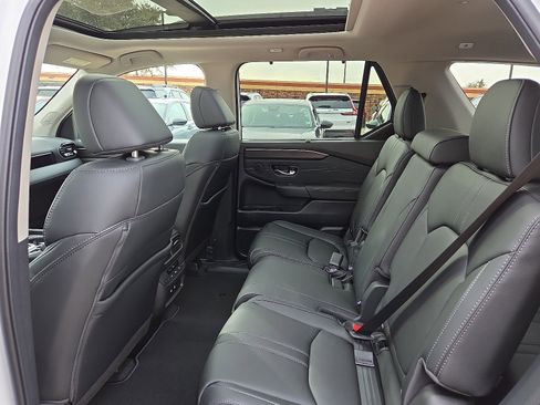 New 2026 Honda Pilot Touring image 9