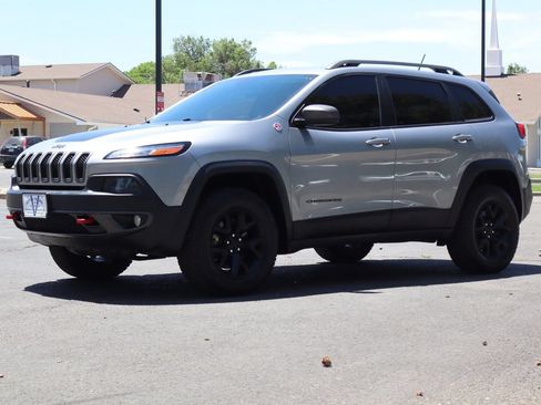 Used 2015 Jeep Cherokee Trailhawk w/ Trailer Tow Group AWD/4WD image 11