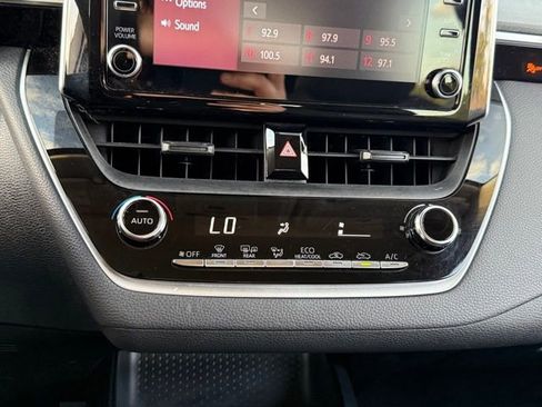 Used 2020 Toyota Corolla LE image 21