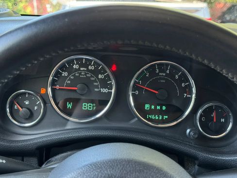 Used 2015 Jeep Wrangler Unlimited Sahara w/ Connectivity Group AWD/4WD image 14