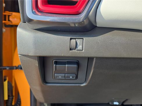 Used 2026 GMC Canyon AT4X AWD/4WD image 25