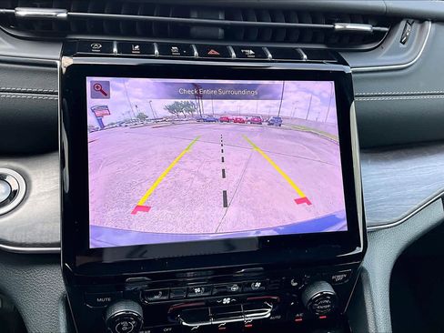 Used 2024 Jeep Grand Cherokee Overland w/ Luxury Tech Group IV image 26