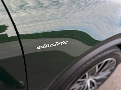 Used 2024 Porsche Macan 4 Electric AWD/4WD image 38