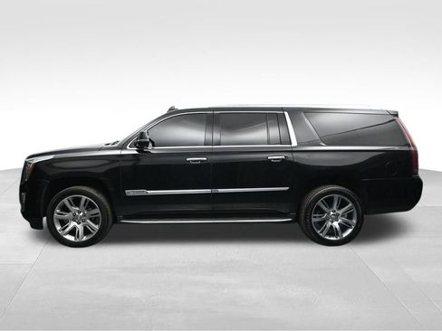 Used 2018 Cadillac Escalade ESV Premium Luxury AWD/4WD image 2