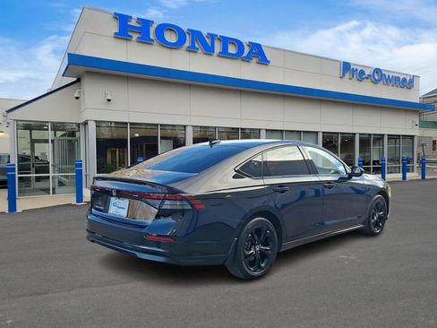 Used 2025 Honda Accord SE image 4