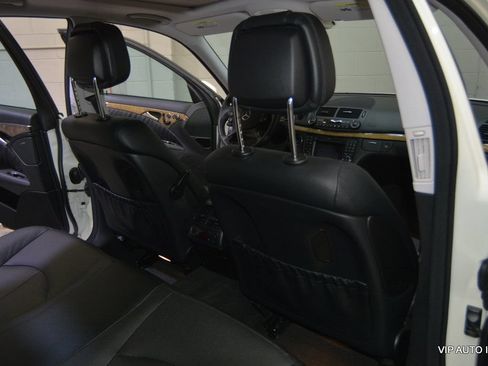 Used 2009 Mercedes-Benz E 550 Sedan image 18