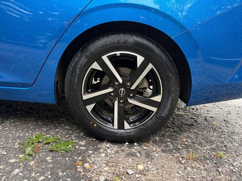 Used 2025 Nissan Sentra SV FWD image 23