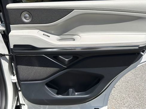 New 2026 Lincoln Navigator Reserve AWD/4WD image 17