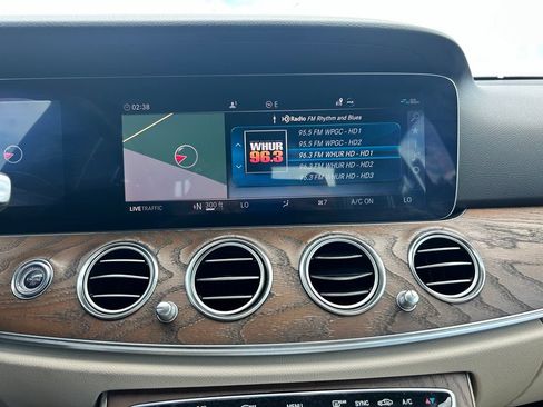 Used 2019 Mercedes-Benz E 300 image 25