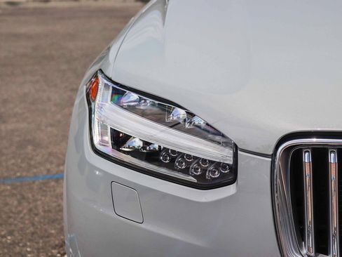 Used 2024 Volvo XC90 B6 Plus w/ Protection Package Premier AWD/4WD image 12