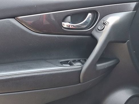 Used 2019 Nissan Rogue SV AWD/4WD image 21