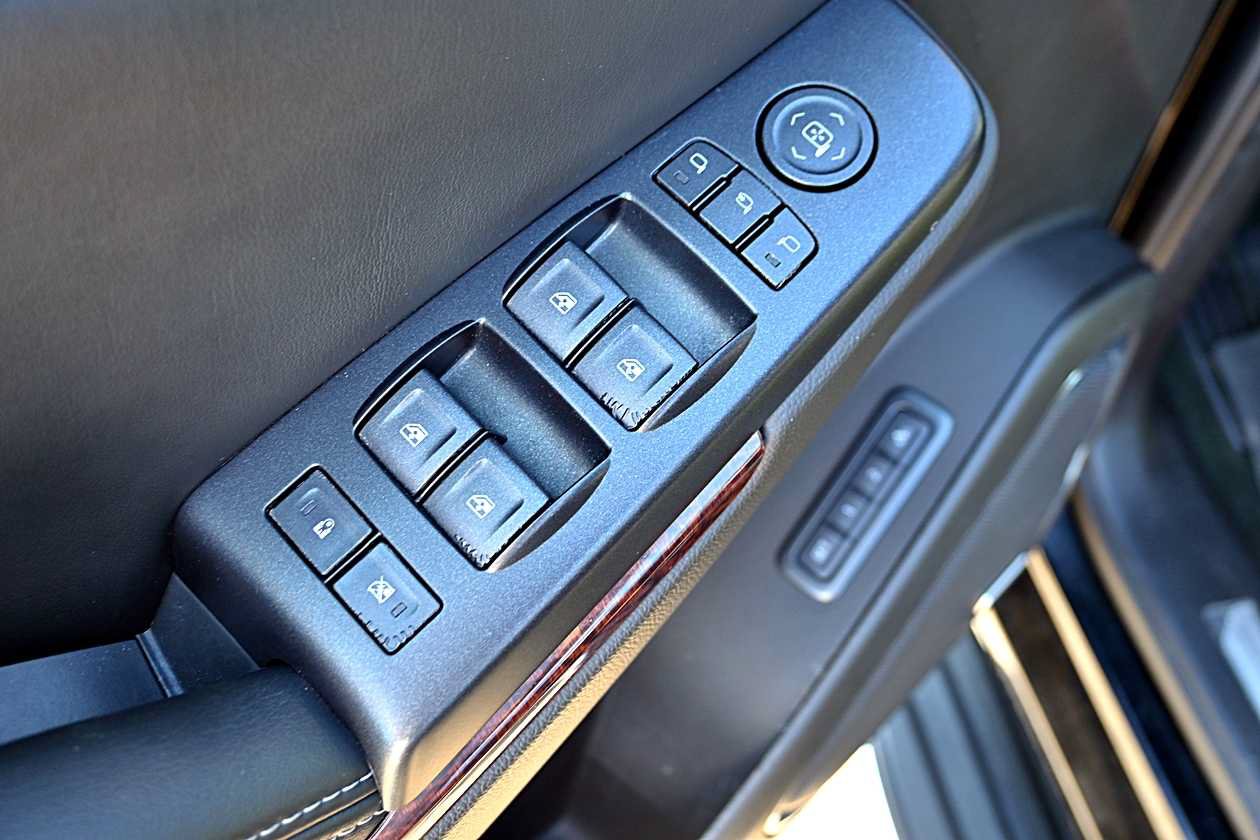 Used 2015 GMC Yukon SLT w/ Open Road Package RWD image 24