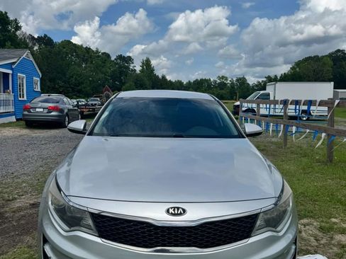 Used 2016 Kia Optima LX w/ Option Group 014 FWD image 3