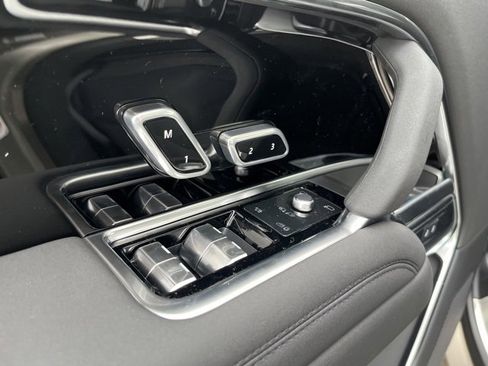 New 2025 Land Rover Range Rover SE image 26
