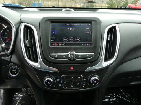 Used 2021 Chevrolet Equinox LT AWD/4WD image 16