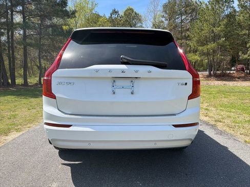 Used 2022 Volvo XC90 T6 Momentum w/ Advanced Package image 10