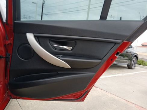 Used 2016 BMW 320i Sedan image 10