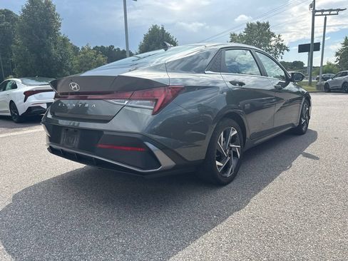 Used 2024 Hyundai Elantra SEL w/ Convenience Package FWD image 5