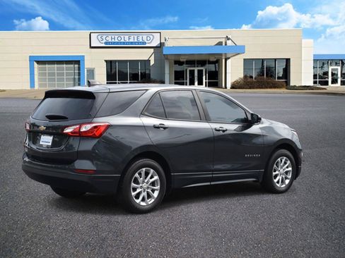 Used 2021 Chevrolet Equinox LS w/ LS Convenience Package FWD image 3