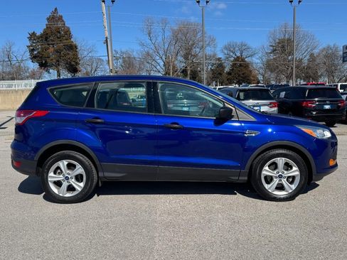 Used 2016 Ford Escape S image 2