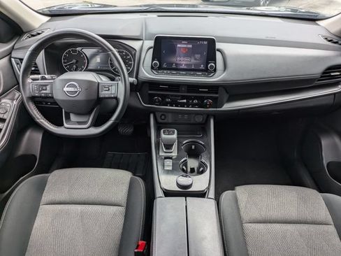 Used 2025 Nissan Rogue SV AWD/4WD image 19