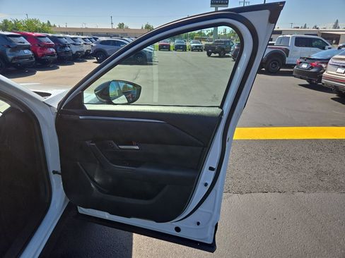 Used 2025 MAZDA CX-50 AWD 2.5 S w/ Weather Package image 18