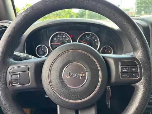 Used 2012 Jeep Wrangler Unlimited Sport AWD/4WD image 15