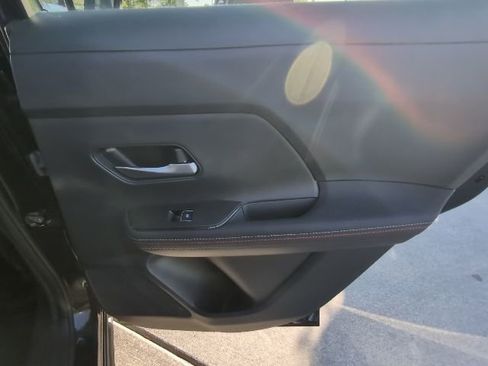 Used 2025 Nissan Kicks SR AWD/4WD image 31