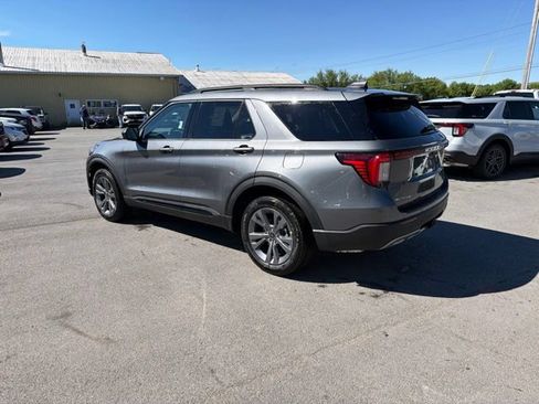 Used 2026 Ford Explorer Active w/ Active Comfort Package AWD/4WD image 5
