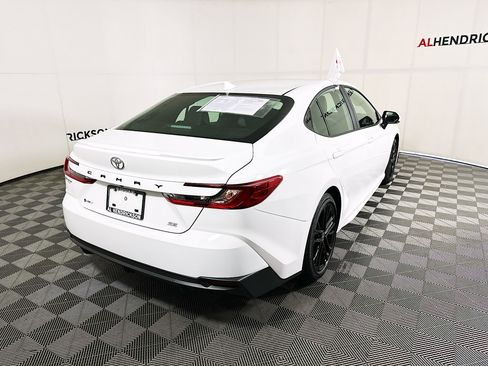 Used 2026 Toyota Camry SE image 3