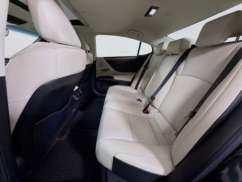 Used 2023 Lexus ES 350 w/ Premium Package FWD image 31