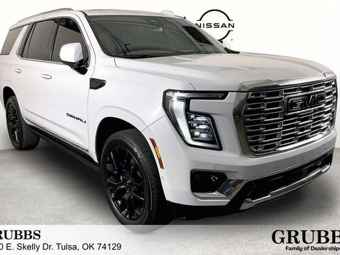 Used 2026 GMC Yukon Denali w/ Sun & Power Step Package AWD/4WD image 1